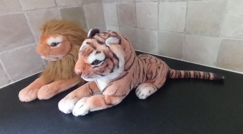 knuffel leeuw en tijger 30 cm, Enfants & Bébés, Jouets | Peluches, Enlèvement ou Envoi, Comme neuf, Lion