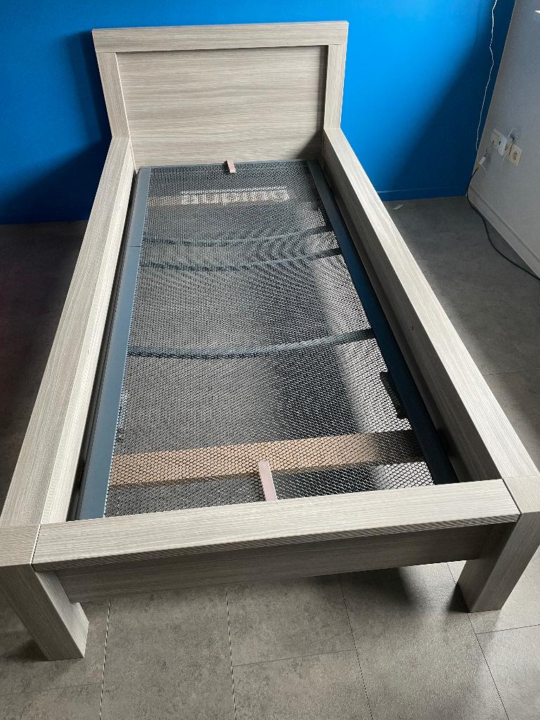 Eenpersoonsbed, Huis en Inrichting, Ophalen, Eenpersoons, Hout, Verstelbaar