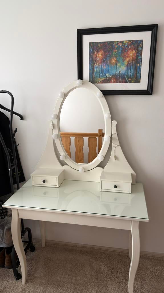 Ikea hemnes toilettafel / makeuptafel met verlichting, Huis en Inrichting, Tafels | Kaptafels, Ophalen, Gebruikt, 50 tot 100 cm