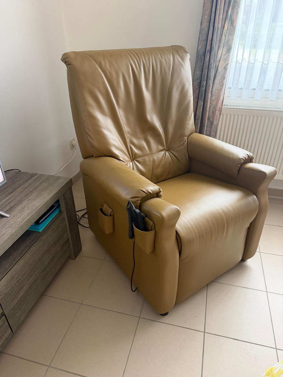 Relaxzetel met sta-op functie, in goede staat, Ophalen, Gebruikt, Leer
