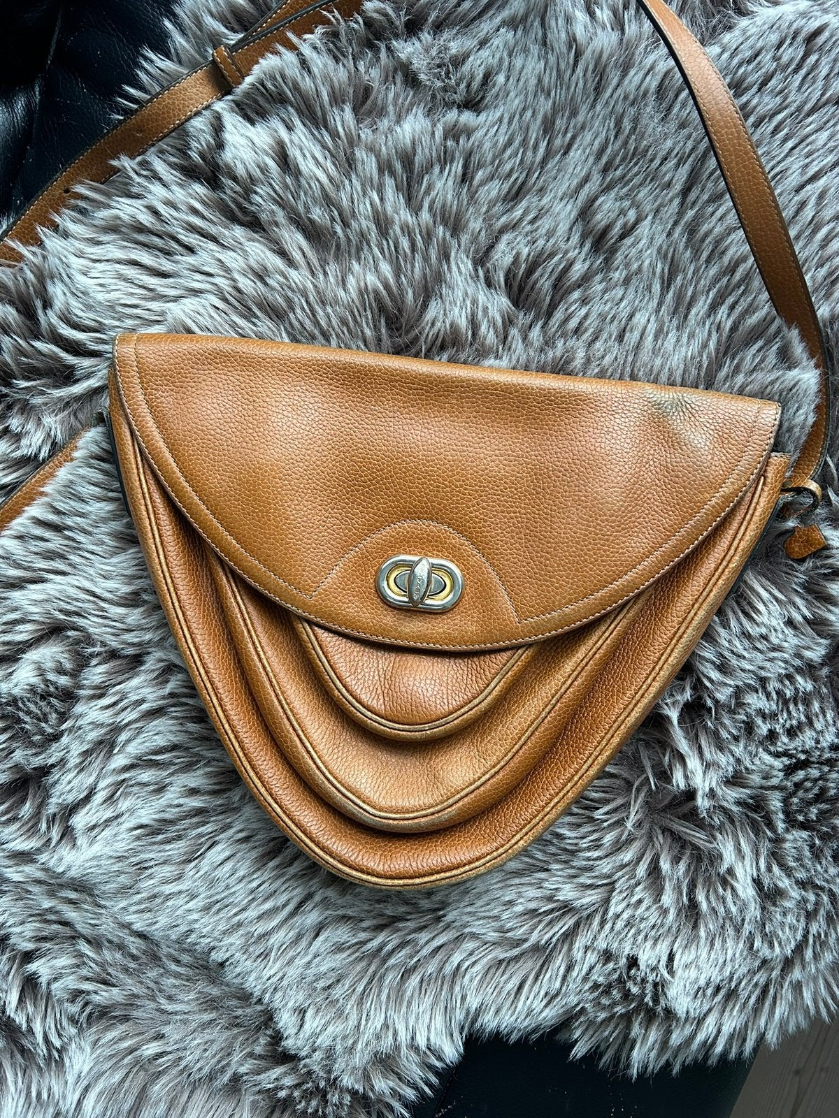 Delvaux Triangle crossbody, Enlèvement ou Envoi, Comme neuf