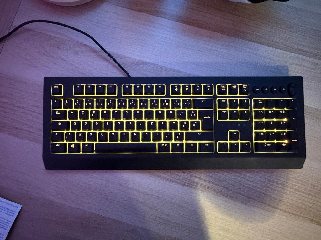 Clavier gaming Razer Cynosa V2 AZERTY RGB, Informatique & Logiciels, Enlèvement ou Envoi, Azerty, Filaire, Clavier gamer