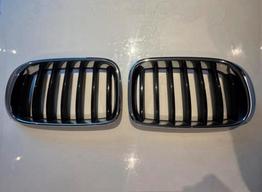 BMW X4/X3 Grill Nieren F25/F26 bouwjaar 2014-2018 NIEUWSTAAT, Auto-onderdelen, Ophalen of Verzenden, Gebruikt, Voor, BMW