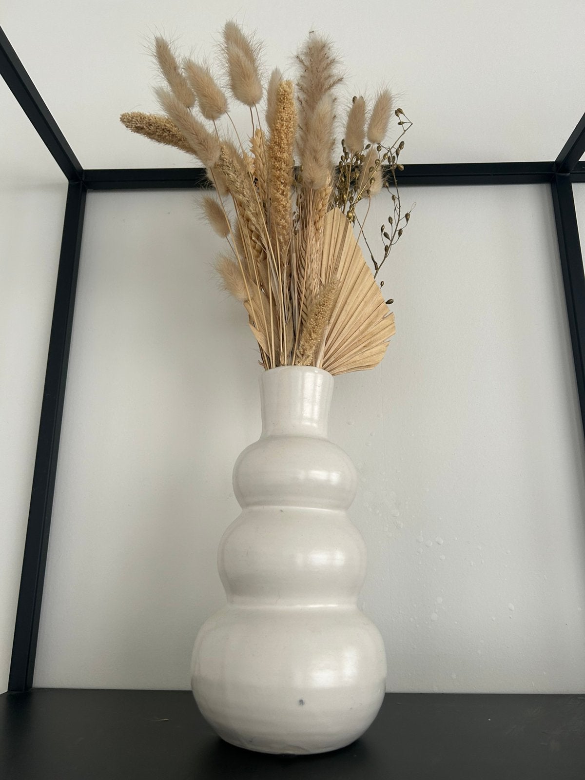 Droogbloemen met vaas, Ophalen of Verzenden, Zo goed als nieuw, Beige