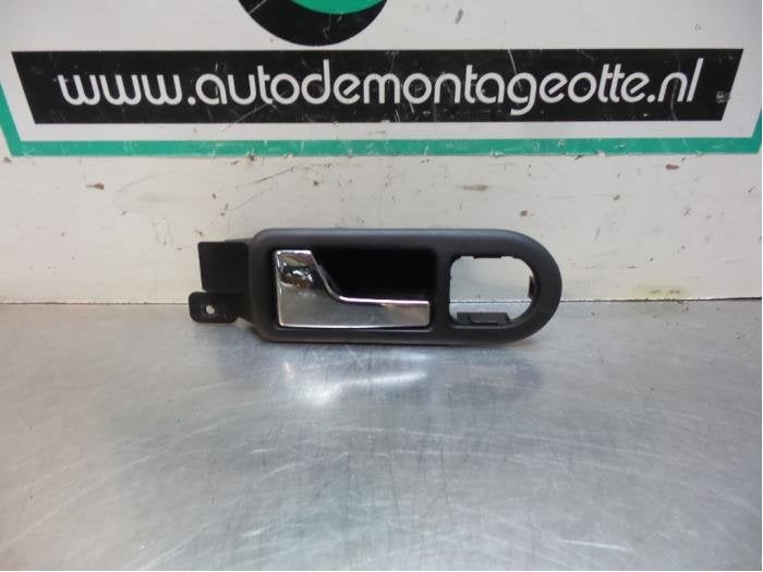 Poignée portière 2portes gauche d'un Volkswagen Golf (Golf, Autos : Pièces & Accessoires, Volkswagen, -, 3 mois de garantie, Utilisé