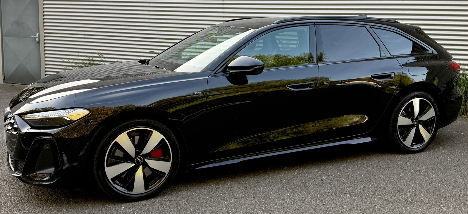 Audi A5 Avant 2.0 Plug-in e-Hybrid 220kw Quattro 3x S-Line, Auto's, 4 cilinders, Zwart, Hybride Elektrisch/Benzine, https://public.car-pass.be/vhr/228225ed-1bf8-45b4-83dc-47db3e8bfad3