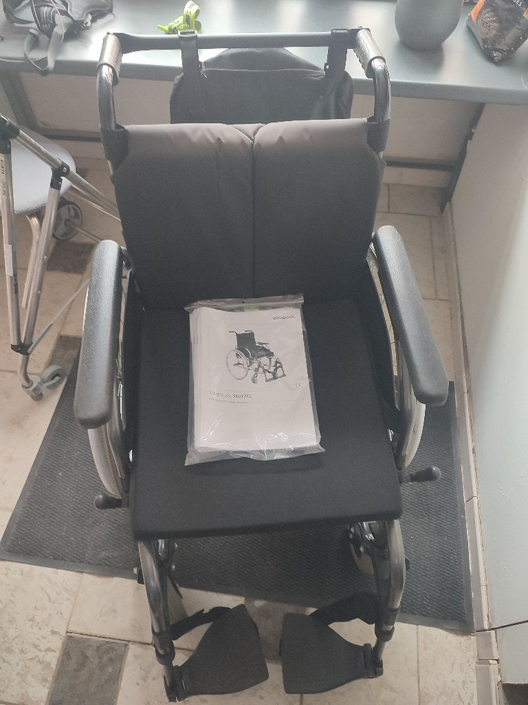 Fauteuil roulant, Divers, Chaises roulantes, Enlèvement, Pliant, Comme neuf, Fauteuil roulant manuel