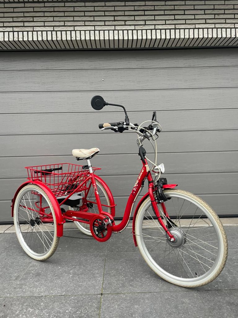 Tricycle à assistance électrique Tri-Bike état neuf, Divers, Chaises roulantes, Enlèvement ou Envoi, Comme neuf, Fauteuil roulant électrique