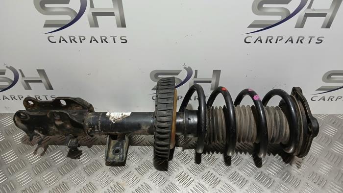 Schokdemperpoot links-voor van een Mercedes Vito, Gebruikt, -, Ophalen of Verzenden, -
