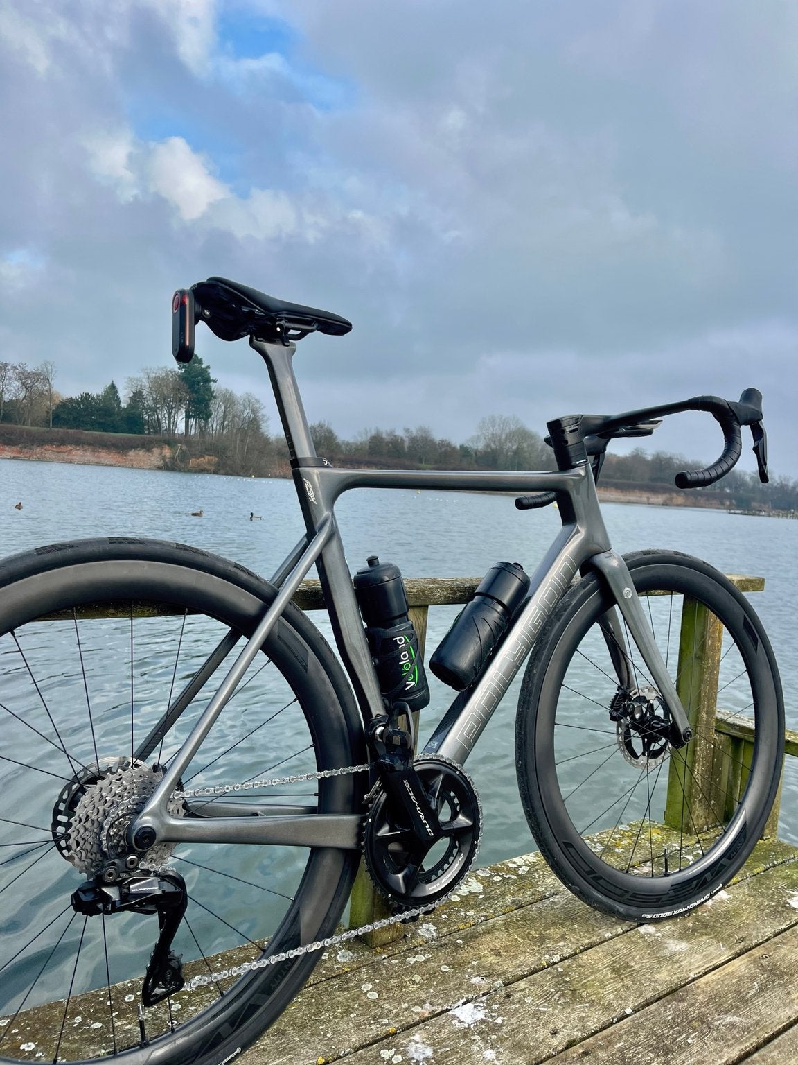 POLYGON HELIOS A9XI EVO – FULL DURA-ACE Di2 12V CARBONE – L, Vélos & Vélomoteurs, Enlèvement, Utilisé, Frein à disque