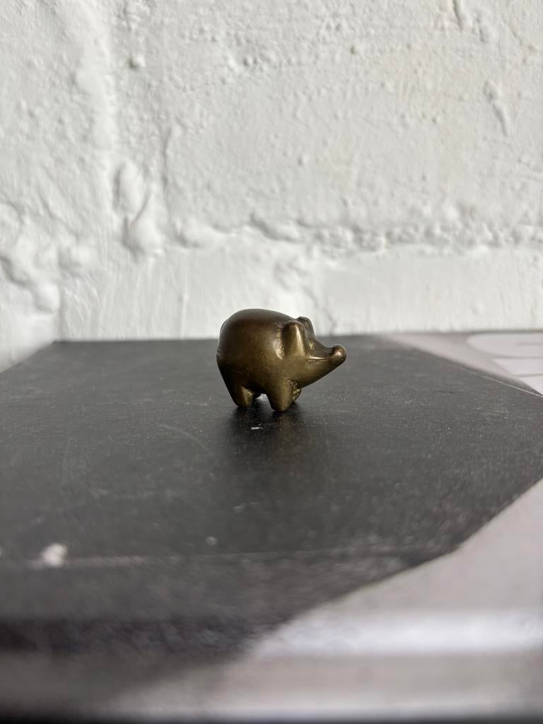 Mini bronzen varkentje 2cm vintage, Ophalen of Verzenden, Brons