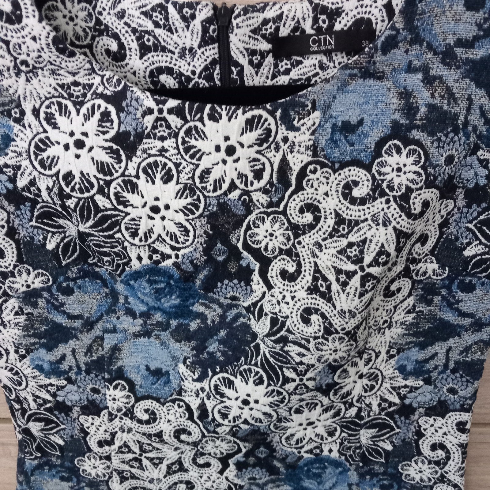 Robe appropriée M 36/38 au-dessus du genou, Enlèvement, Au-dessus du genou