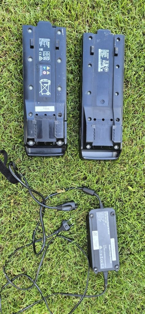 Bosch PowerPack 300 + 500 fietsaccu's + lader (36V), Ophalen, Gebruikt