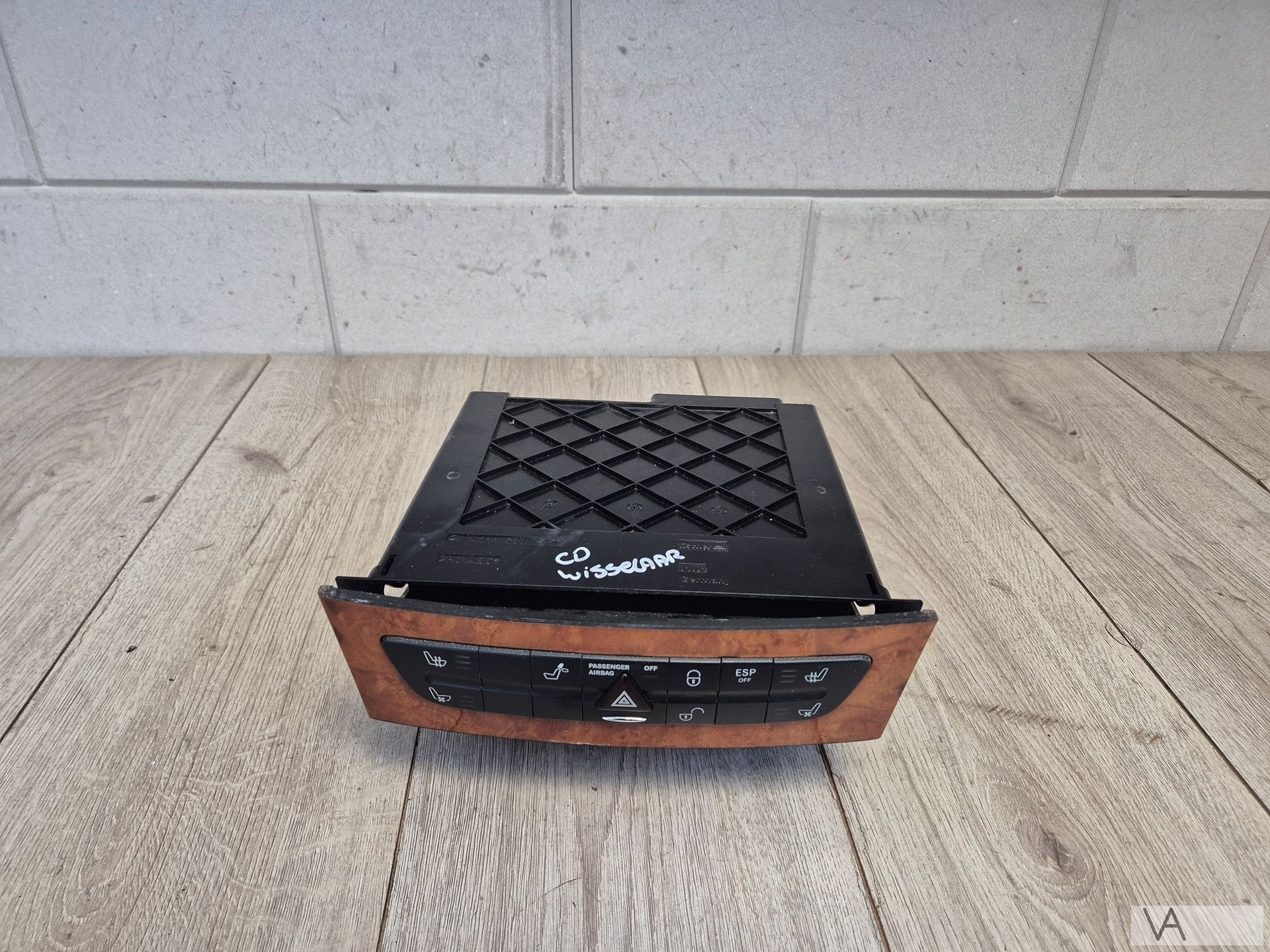 CD wisserlaar met knoppenbalk van Mercedes E klasse W211 €40, Ophalen of Verzenden, -, -, -