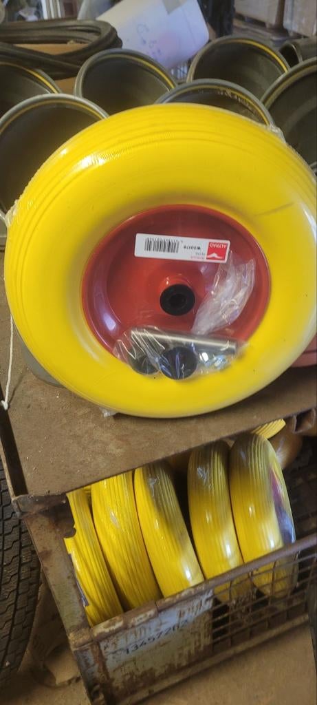 Vol kruiwagenwiel altrad metalen velg, Ophalen