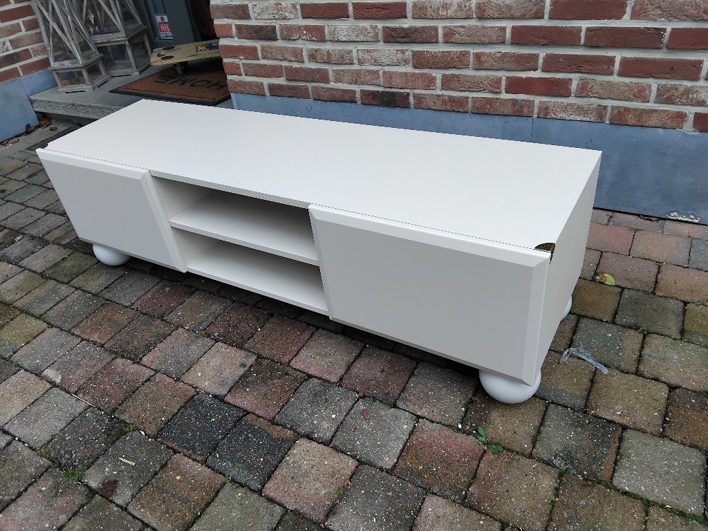 TV meubel wandgemonteerd of met poten, Ophalen, Gebruikt, Beige
