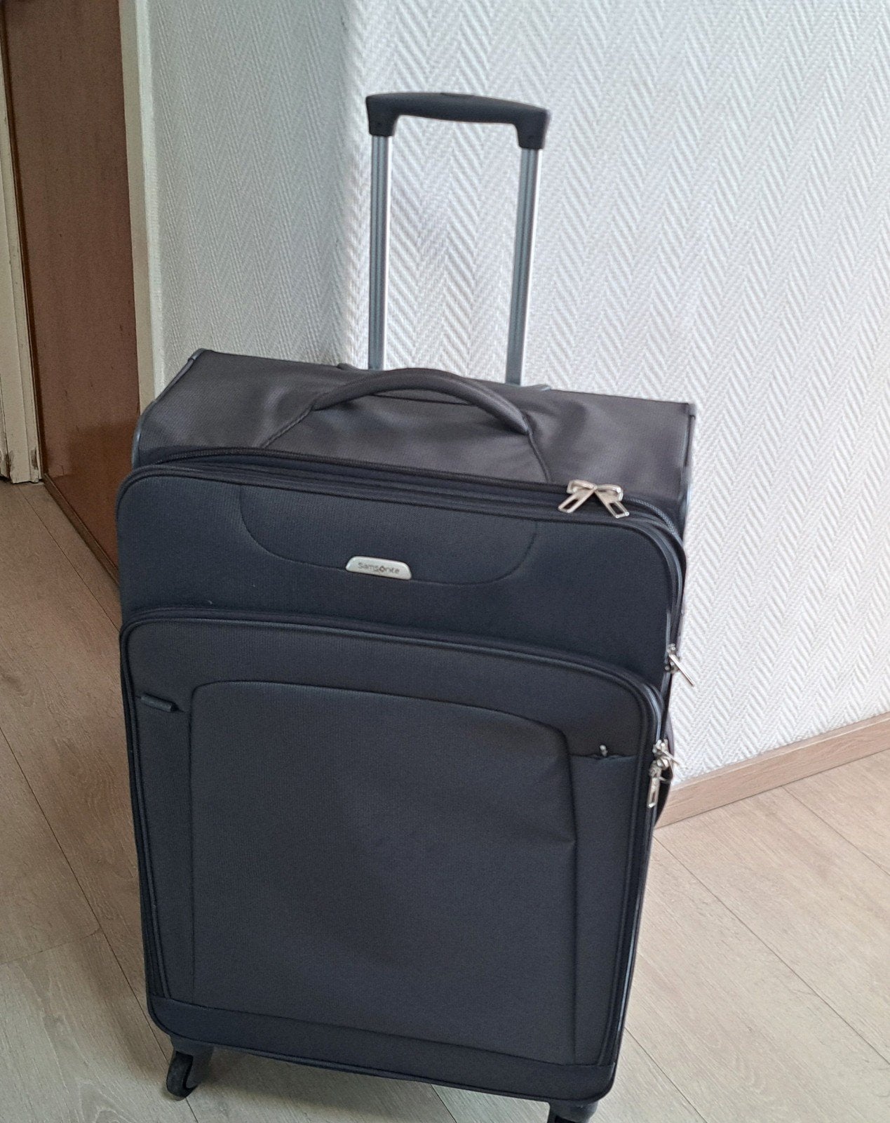 samsonite modèle spark spinner grande valise trolley légère, Enlèvement, Comme neuf
