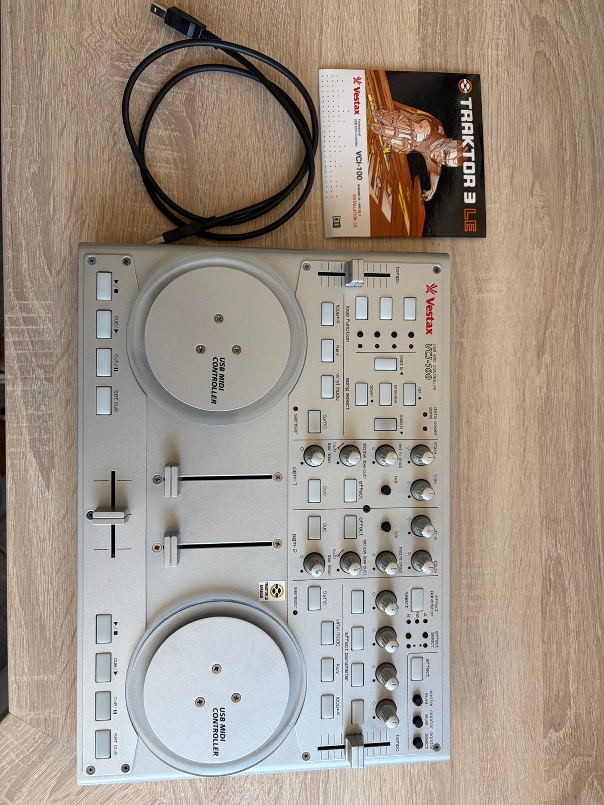 Vestax vci 100 usb midi controller, Enlèvement, Comme neuf, Numark
