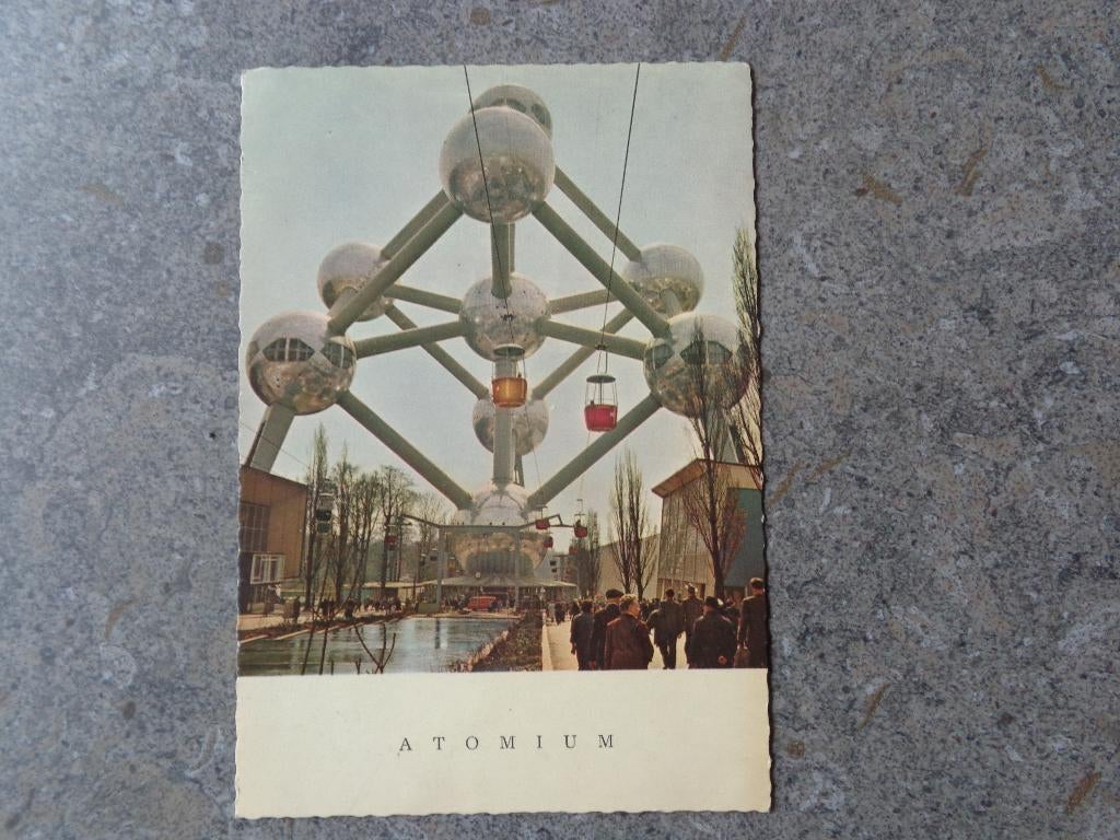 oude Atomium-ansichtkaart waarop het Atomium is gestempeld, Ophalen
