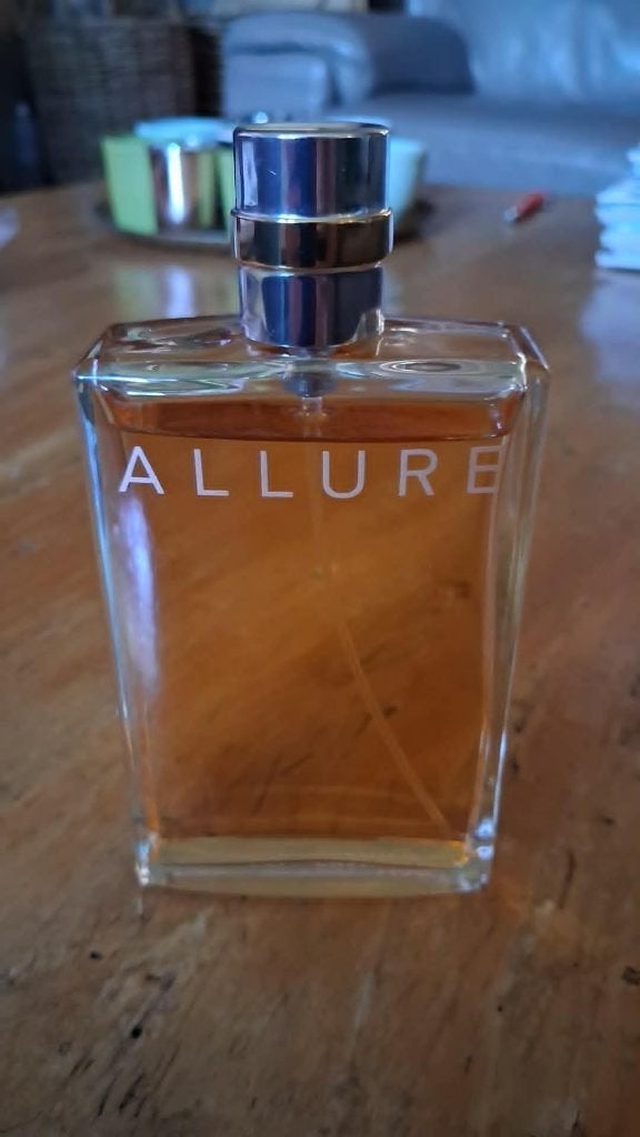 Eau De Toilette CHANEL ALLURE te koop!, Handtassen en Accessoires, Uiterlijk | Parfum, Ophalen of Verzenden, Zo goed als nieuw