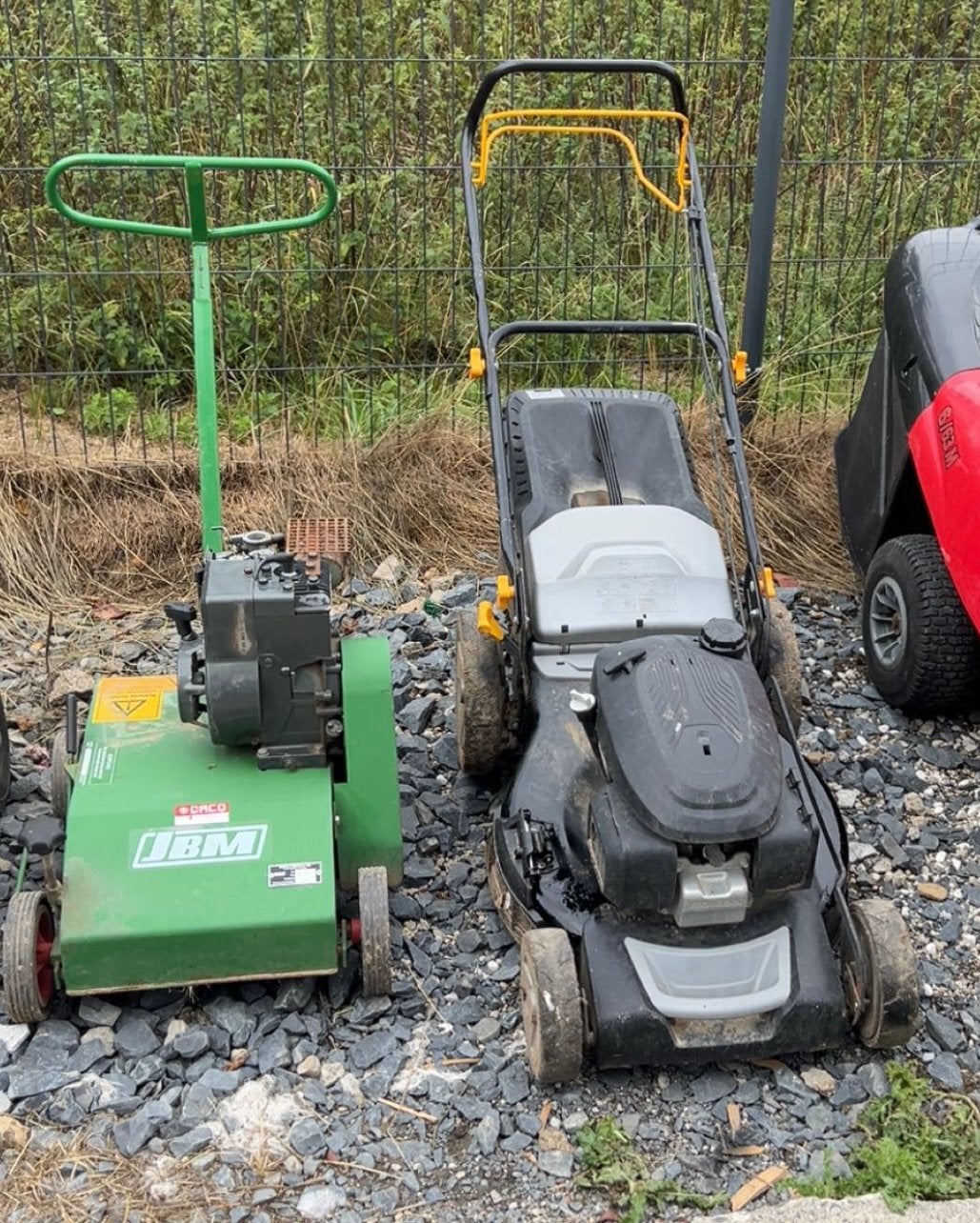 Tondeuse + scarificateur, Enlèvement, Comme neuf, Bac de ramassage
