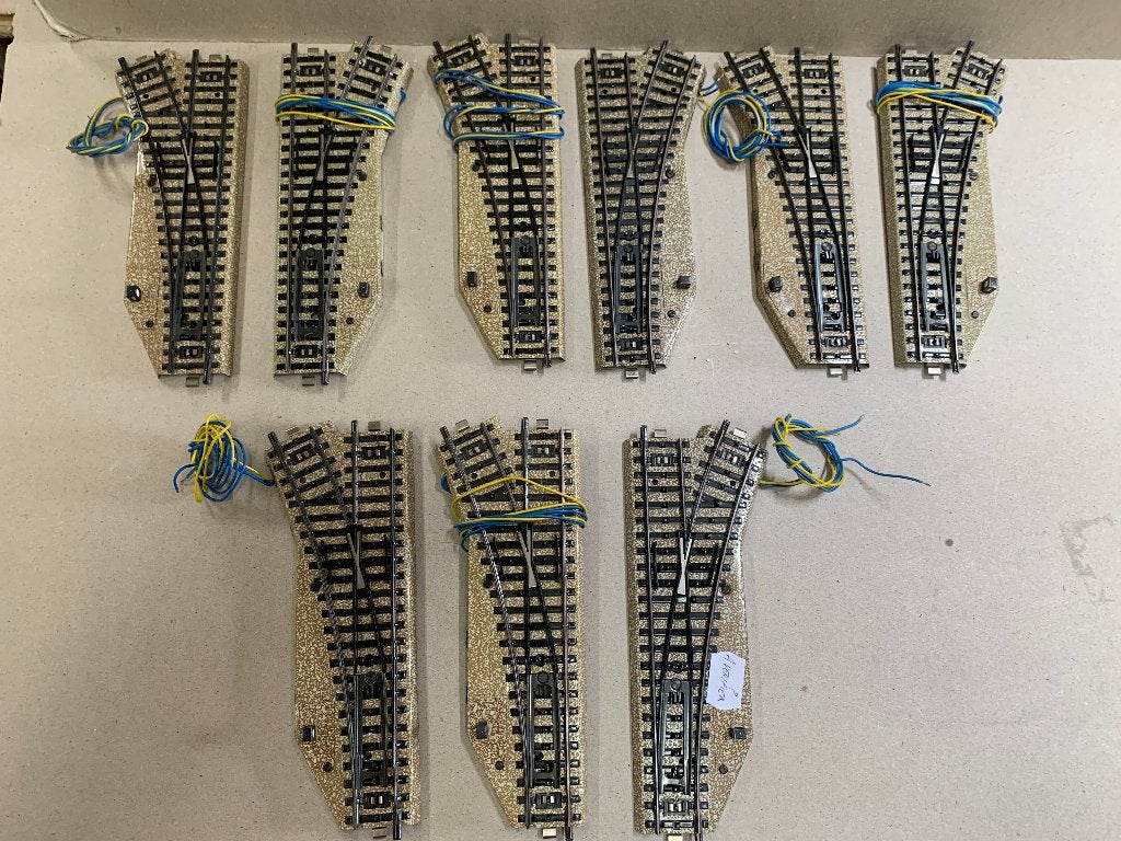Märklin HO métal : 8 aiguillages électriques + un à vérifier, Ophalen of Verzenden, Märklin