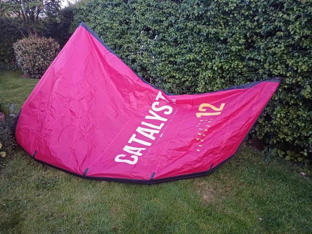 Kites, 3 stuks,2 bar, board & hoes, quiver reistas., Watersport en Boten, Kitesurfen, Ophalen, Bar