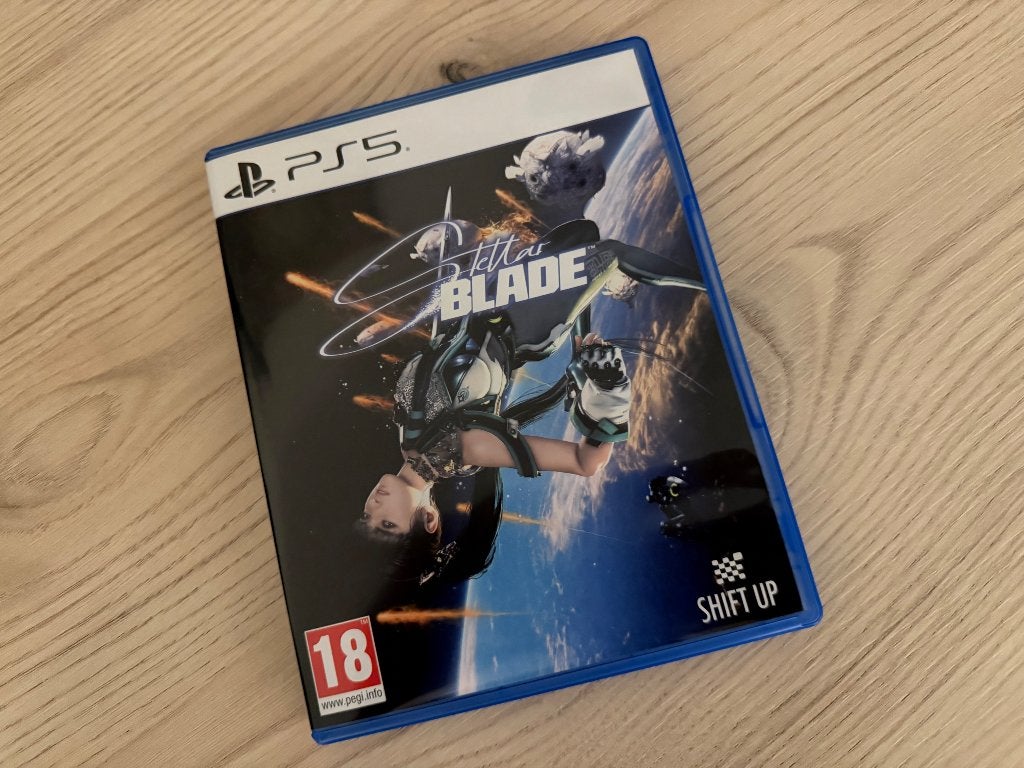 Stellar Blade PS5, Ophalen of Verzenden, Zo goed als nieuw