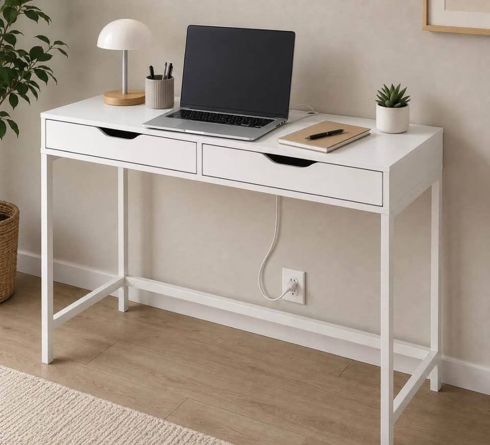Bureau blanc avec 2 tiroirs et range câbles À SAISIR !!!, Maison & Meubles, Bureaux, Bureau d'écolier, Goulotte de câbles, 48 cm
