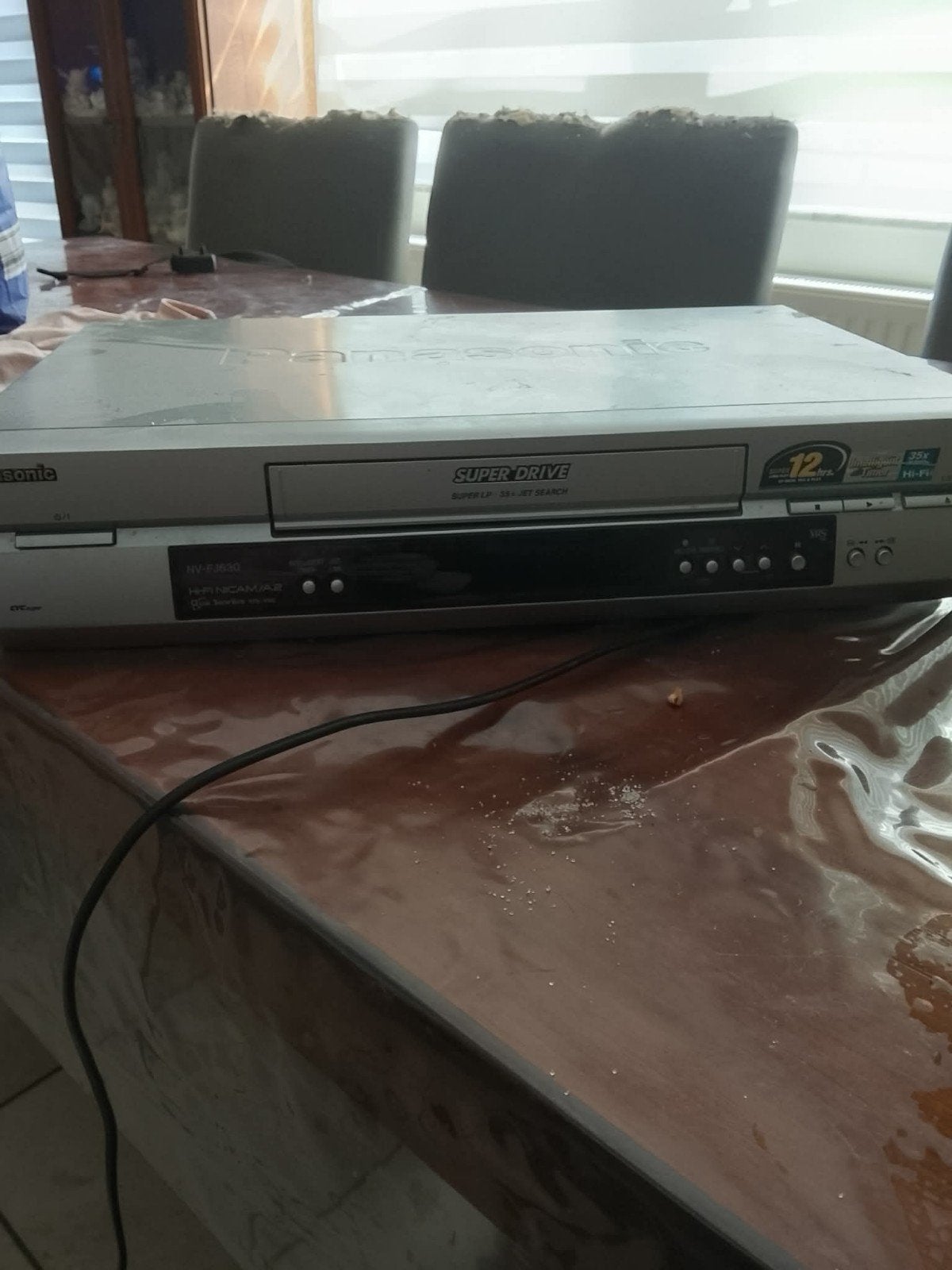 vidéo VHS avec télécommande et quelque cassette original, Enlèvement ou Envoi
