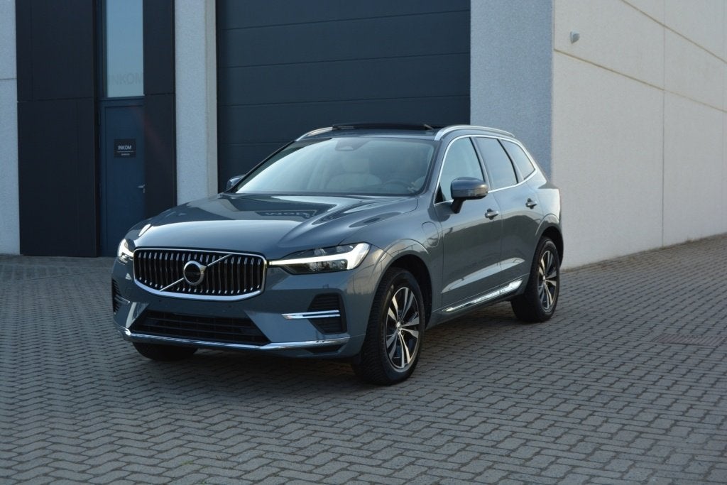 Volvo XC60 T6 350PK PHEV Recharge AWD Pano/trekhaak/2023, Auto's, Automaat, Dealer onderhouden, https://public.car-pass.be/vhr/b4d050db-093c-4d3b-a862-4d29d2da2d3a