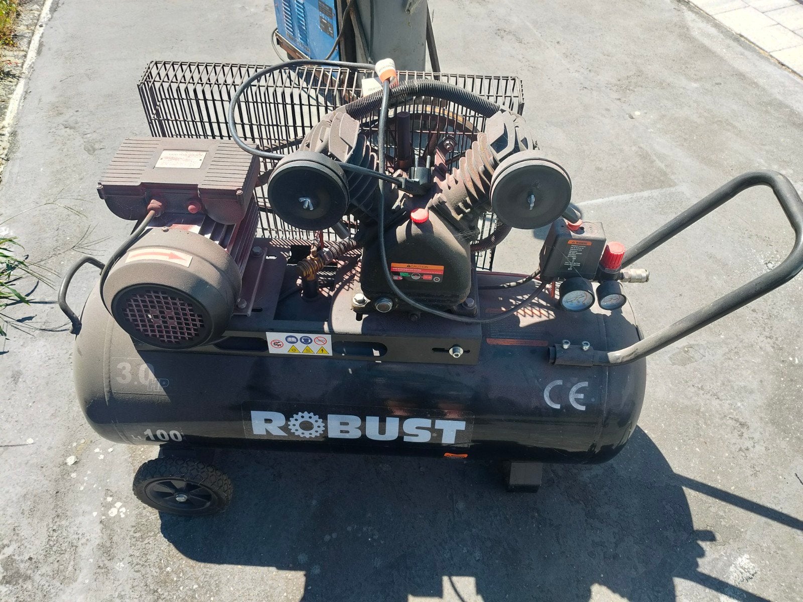 Robust 100l compressor, Doe-het-zelf en Bouw, Ophalen