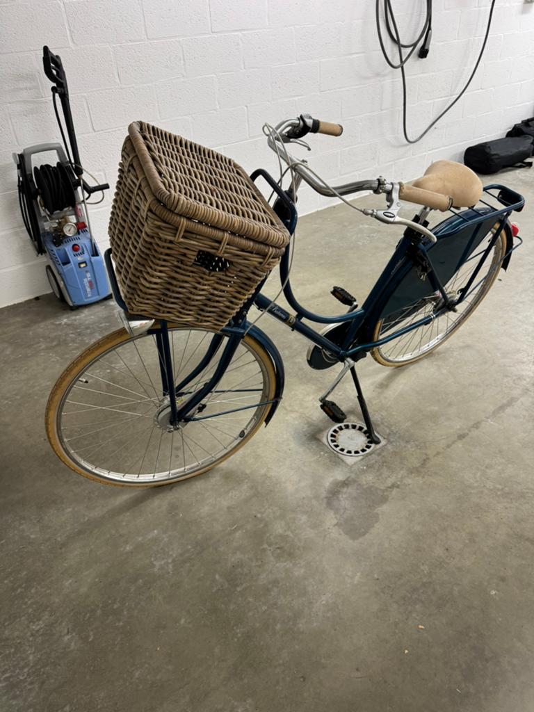 Damesfiets Batavus nieuwstaat., Huif, Nieuw, 1 kind, Schijfrem