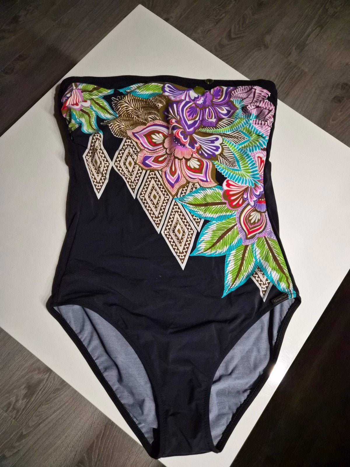 Charmline corrigerend badpak zwart met kleurrijke print – ma, Kleding | Dames, Badmode en Zwemkleding, Ophalen, Zwart, Badpak