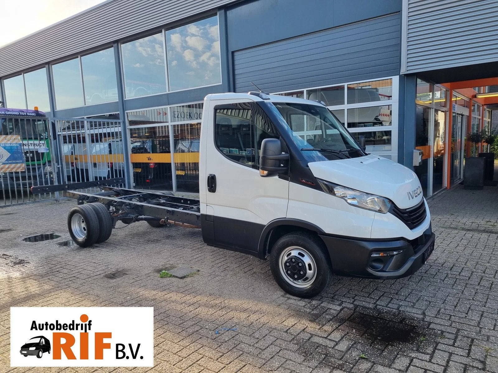 Iveco Daily 35C16/ 3.0D/ Chassiscab/ WB 410 CM (bj 2024), Auto's, Achterwielaandrijving, Euro 6, Iveco, Wit