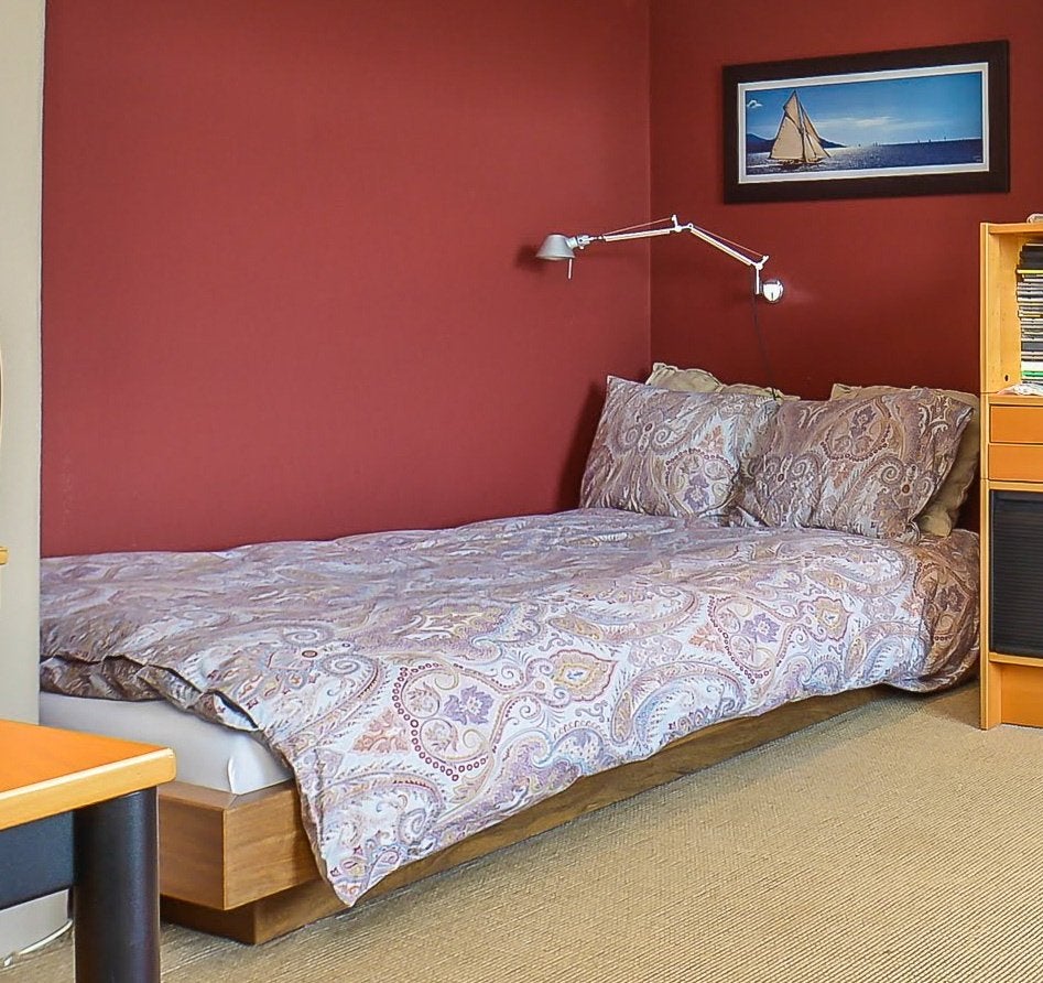 Massief houten bed 140 x 200 cm, Ophalen, Bruin, Klassiek, 140 cm