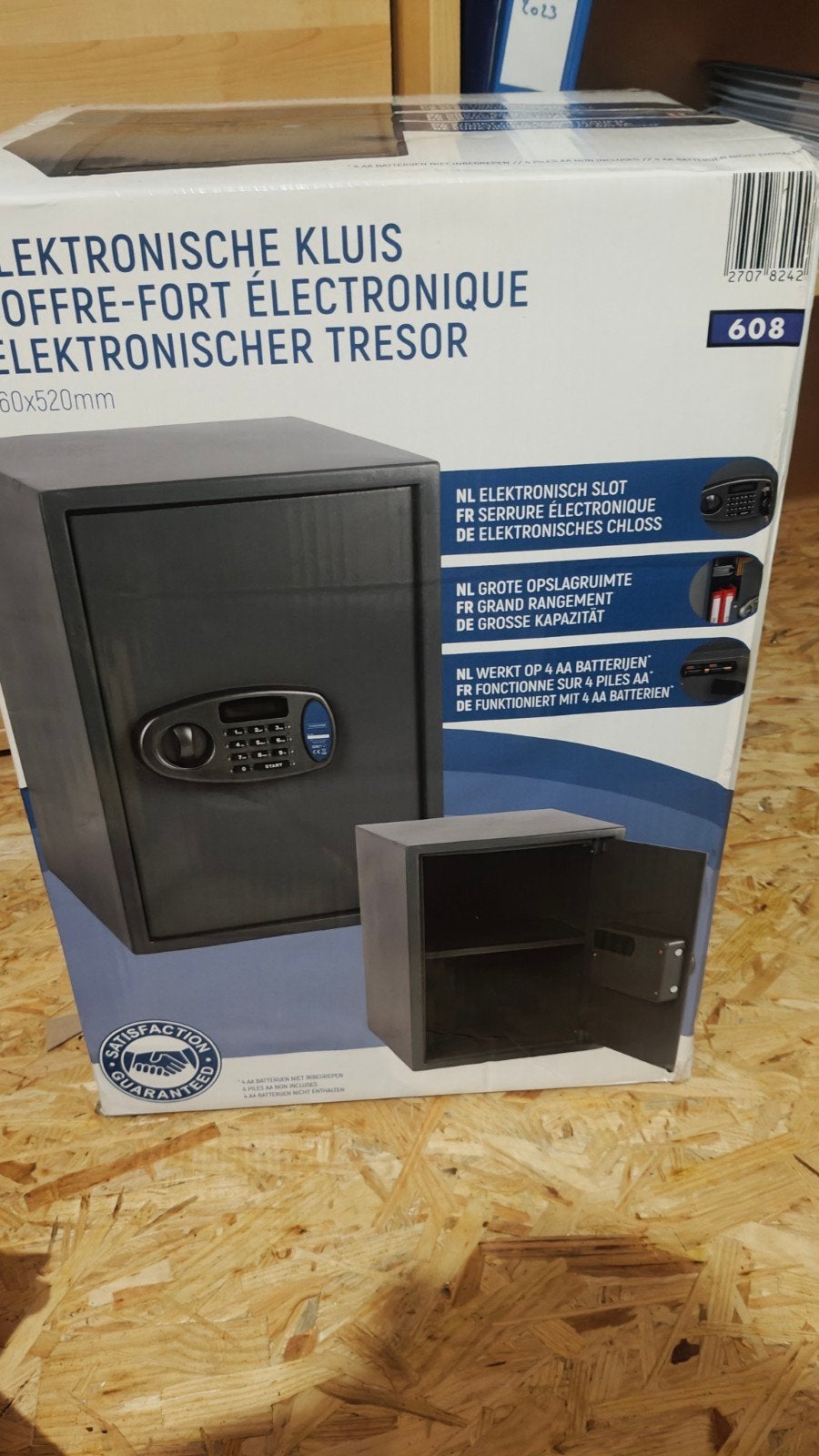 Elektronische kluis 608, Zakelijke goederen