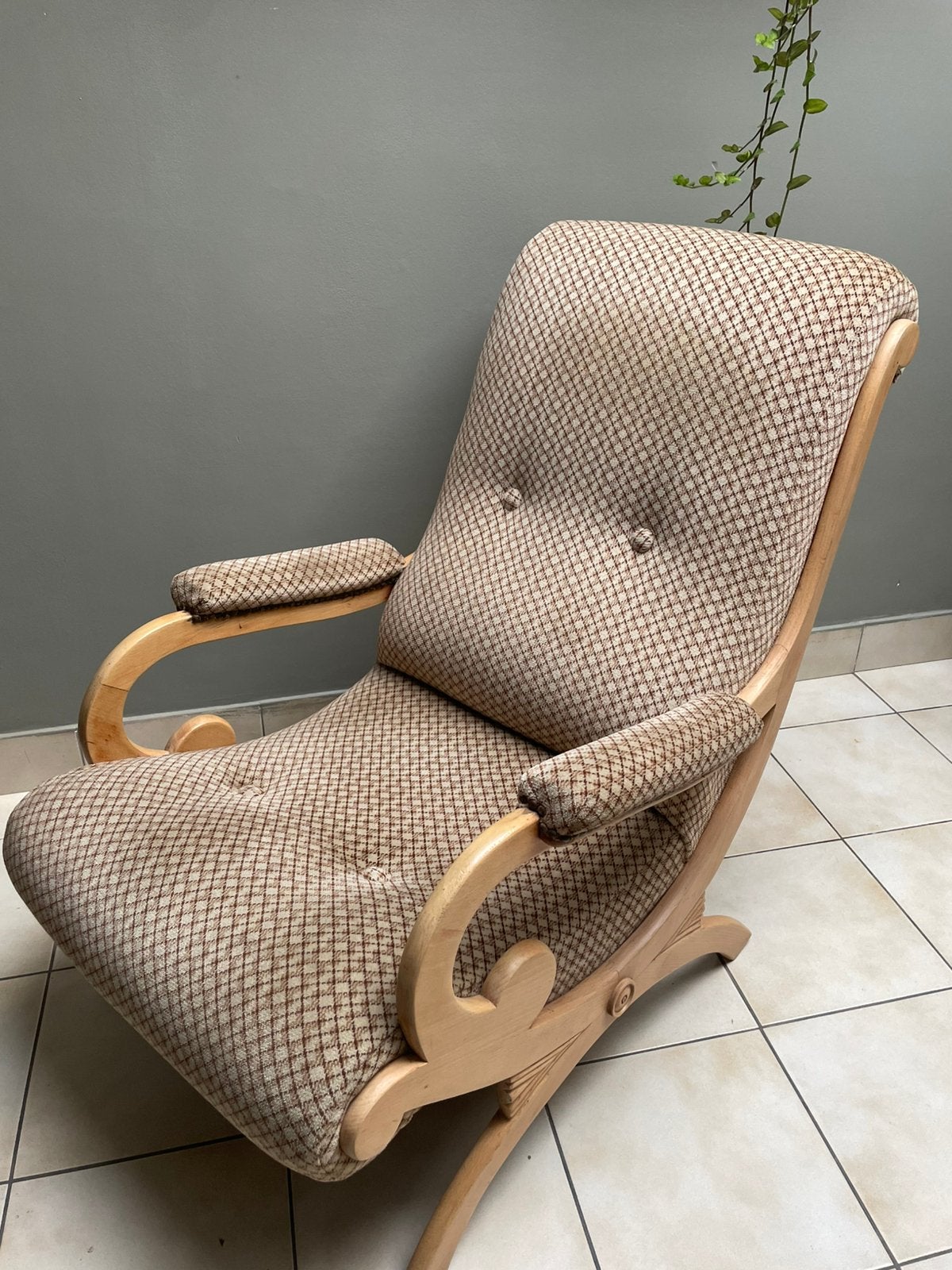 Vintage fauteul, Ophalen, Hout, 75 tot 100 cm, Zo goed als nieuw