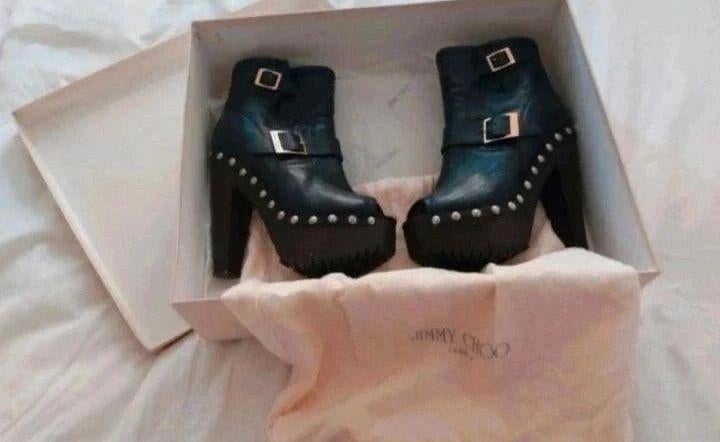 Jimmy Choo „Blyss” leren peep-toe plateaulaarzen met studs, Ophalen, Zwart, Lage of Enkellaarzen, Zo goed als nieuw