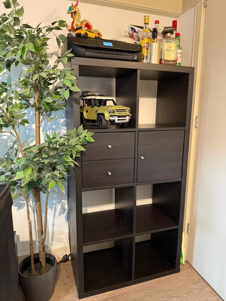 IKEA Kallax open kast — Zwartbruin | 8 vakken + accessoires, Maison & Meubles, Armoires | Armoires murales, Comme neuf, 100 à 150 cm