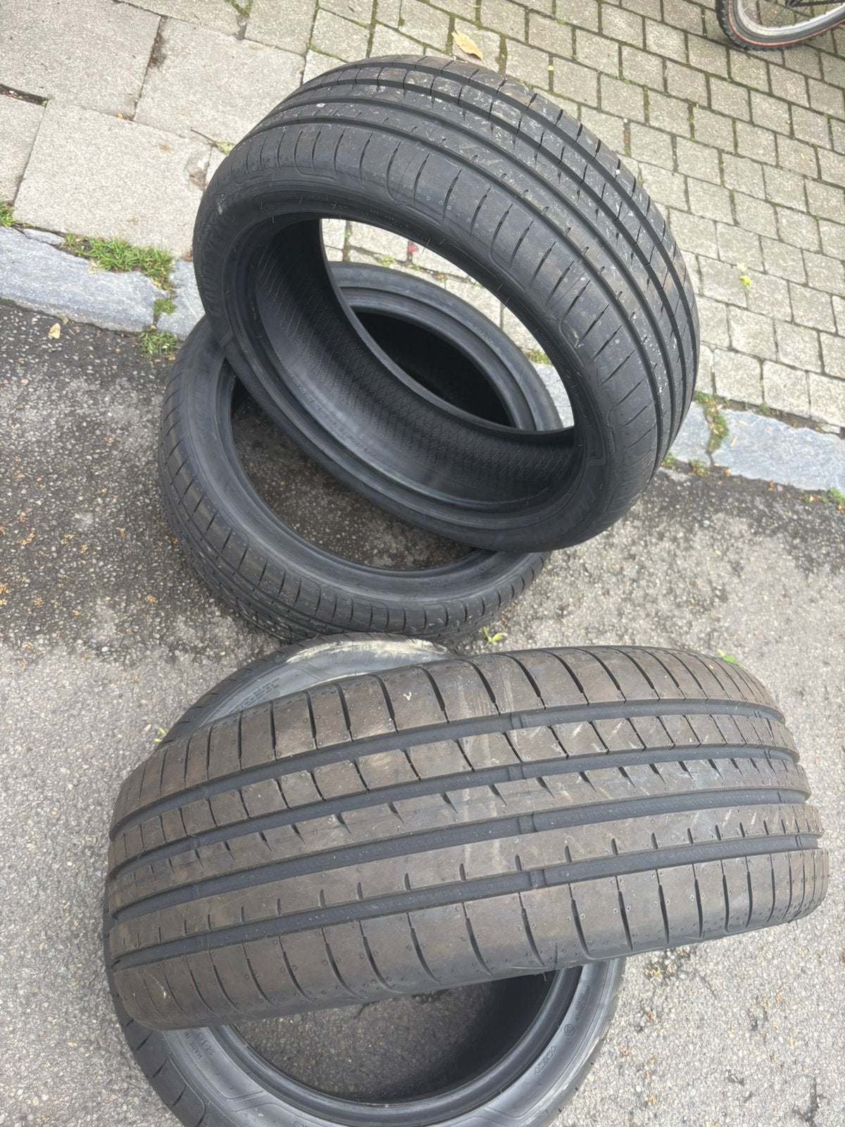 4 pneus neuf été 215 45 18. /89v goodyear, Autos : Pièces & Accessoires, Pneus & Jantes, Pneu(s), Enlèvement