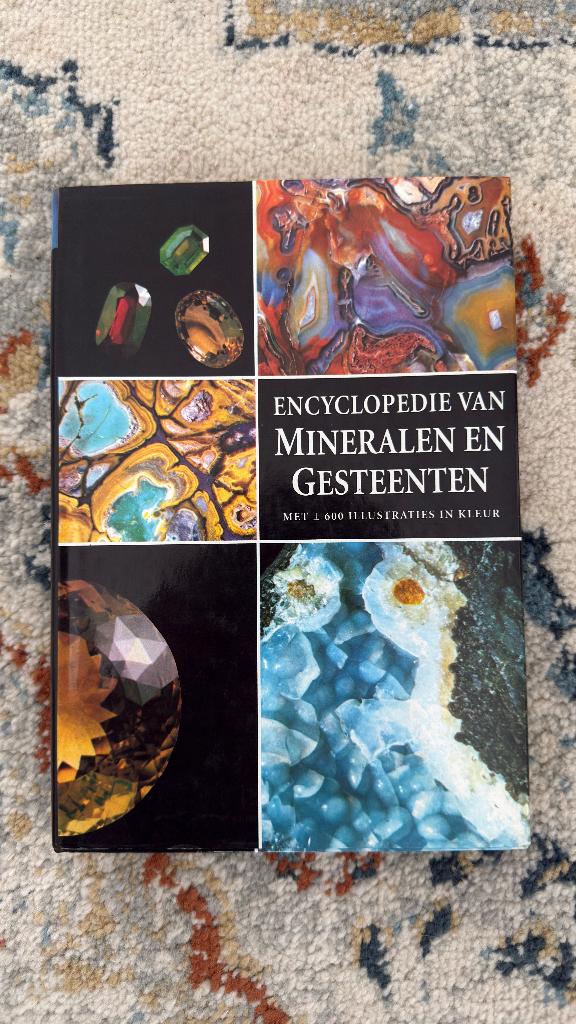 Encyclopédie des minéraux et des roches, Enlèvement ou Envoi, Comme neuf, Sciences naturelles