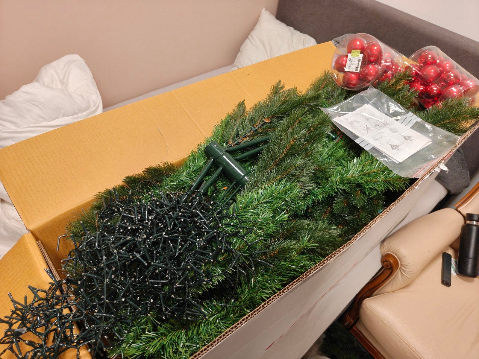 kerstboom 2m30 met verlichting en ballen, Ophalen