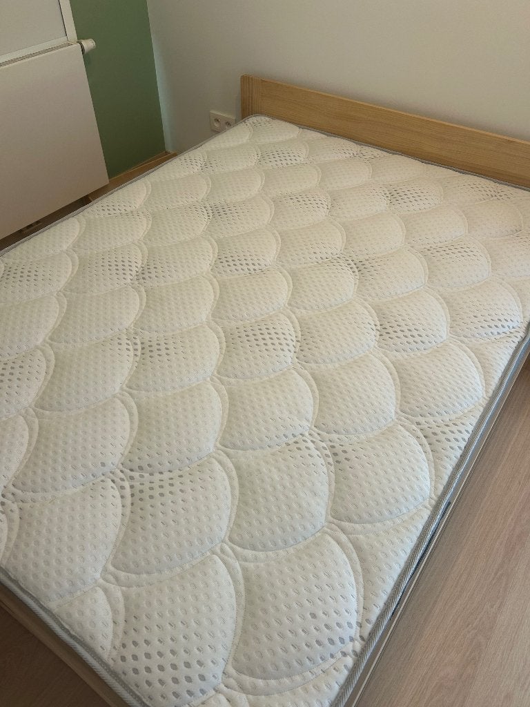 Te koop: La Redoute HR Schuimmatras 140x190 cm – Nieuwstaat, Ophalen, Nieuw, Twijfelaar, Matras