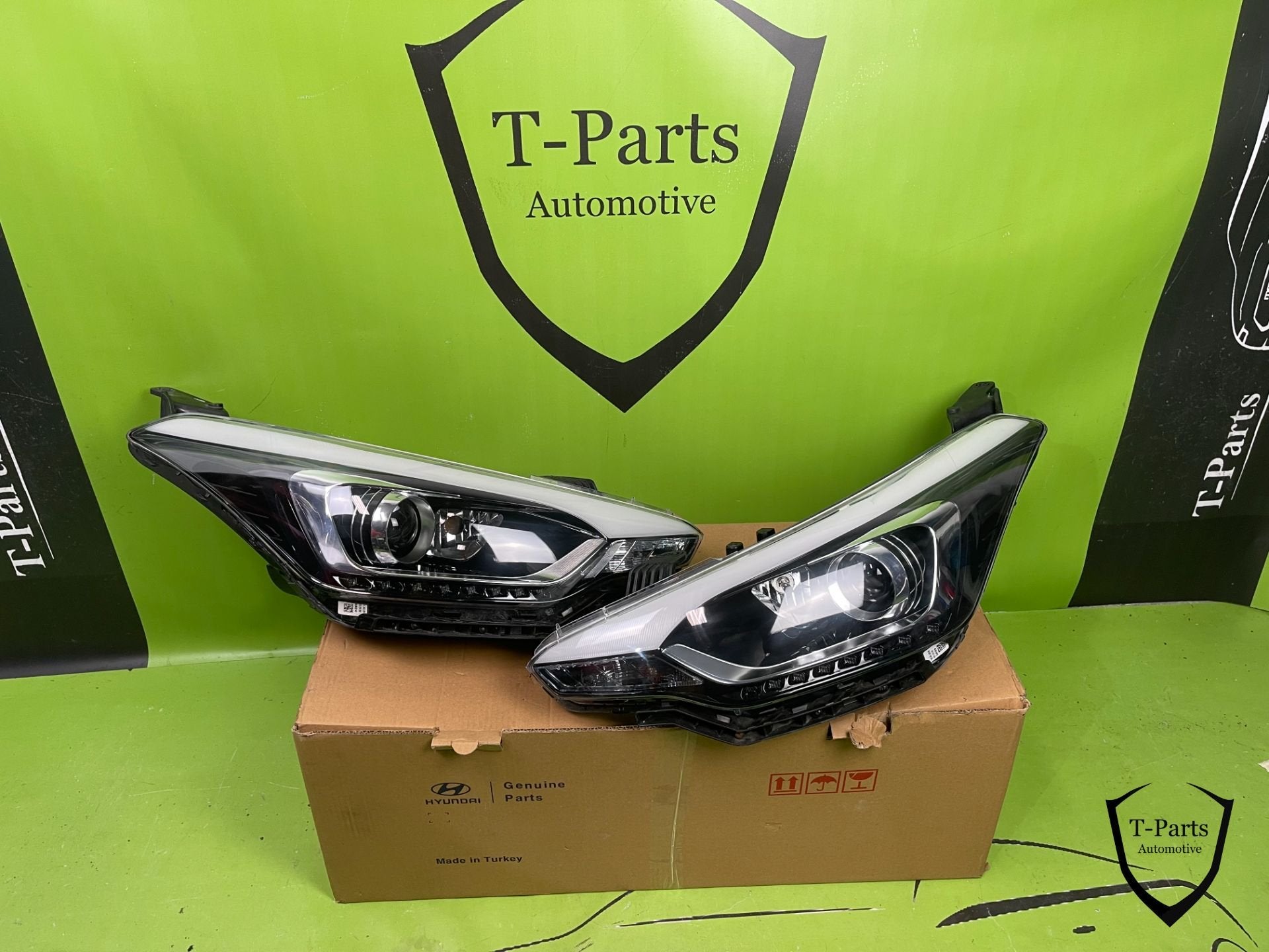 phare gauche droit Hyundai i20 92102C8200 92101-C8200, Info@fabrikant.eu, Fabrikant BV, Utilisé, Hyundai