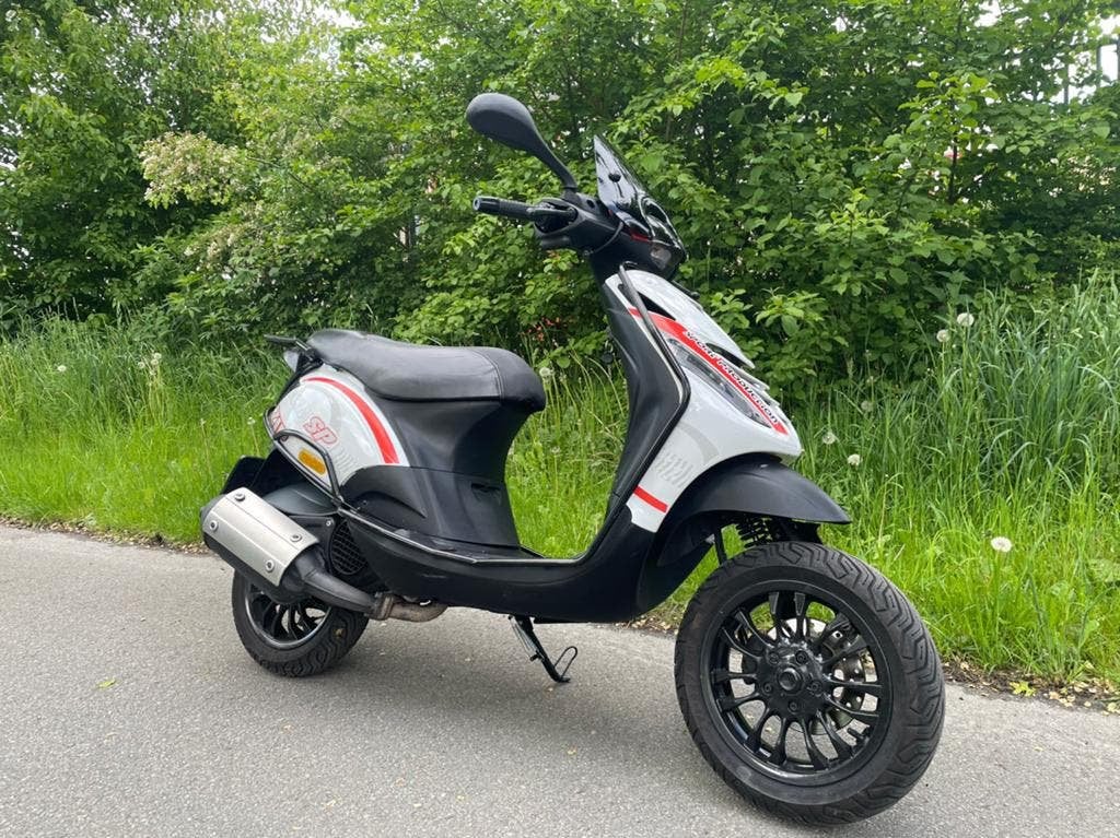 GEZOCHT 125cc 2t op A1/A2 papieren, Fietsen en Brommers, Ophalen, Zo goed als nieuw, Zip