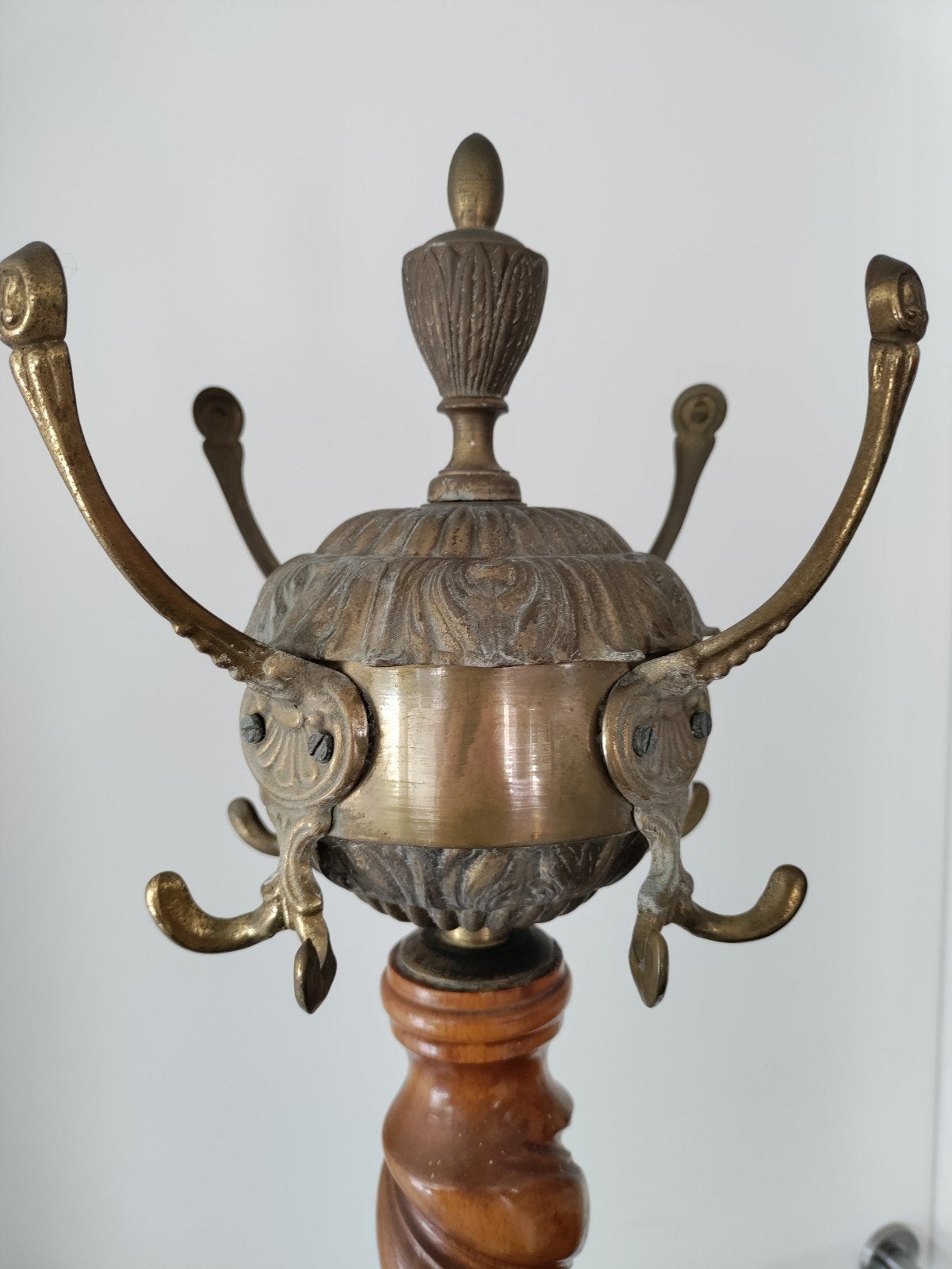Kapstok uit koper, brons en hout, Antiek en Kunst, Ophalen, Brons