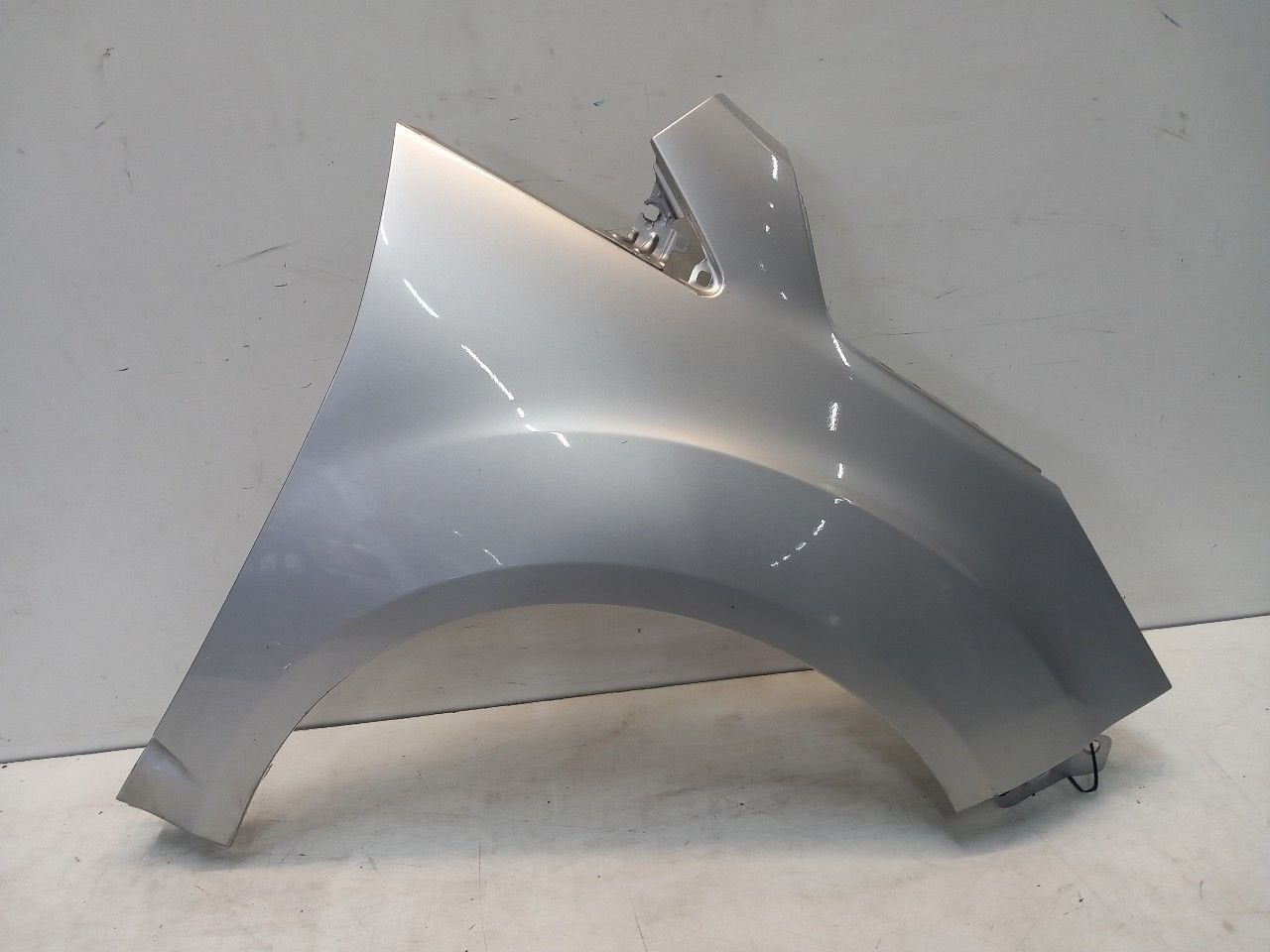 Spatbord rechts voor Ford C-Max, Auto-onderdelen, Onderdelen@venauto.nl, Van der Ven Autorecycling B.V., Gebruikt, Ettenseweg 76, 4706 PB Roosendaal, The Netherlands