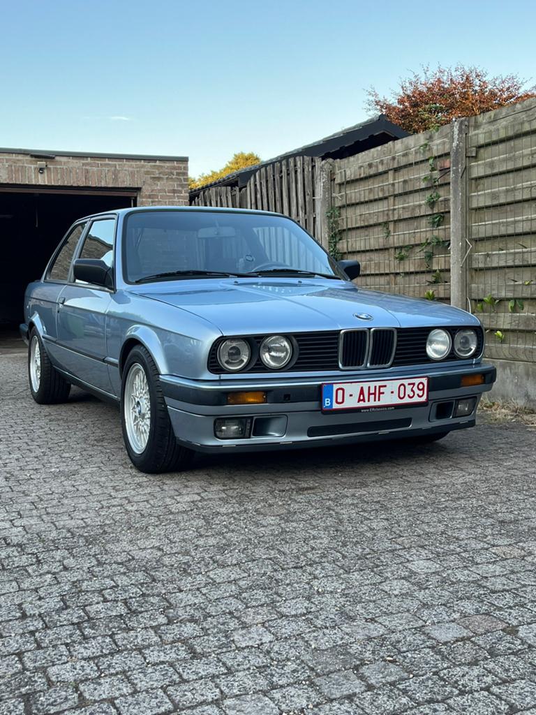 BMW E30 316i, 100 kW, Blauw, USB, Particulier