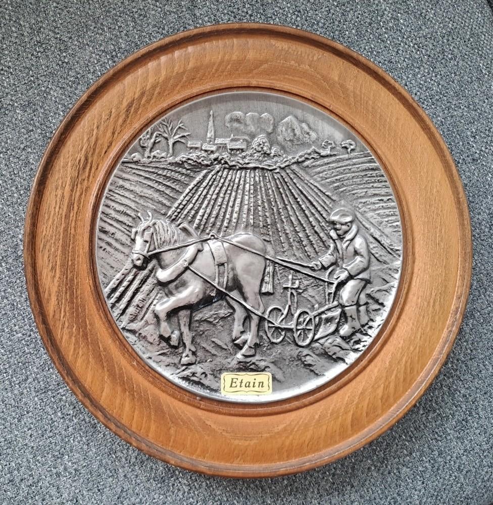 Assiette décorative, Enlèvement